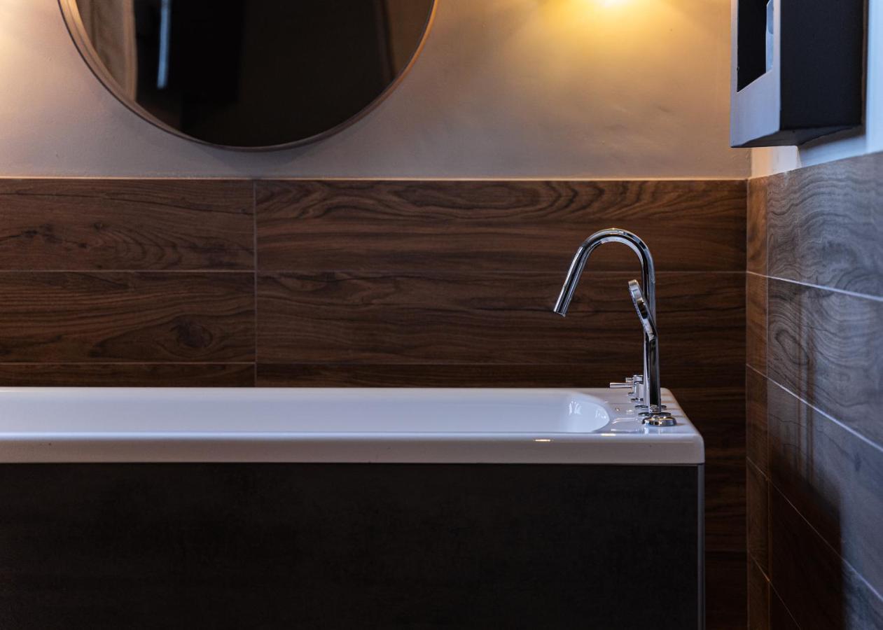 Gm Luxury Suites 卡拉维塔 外观 照片