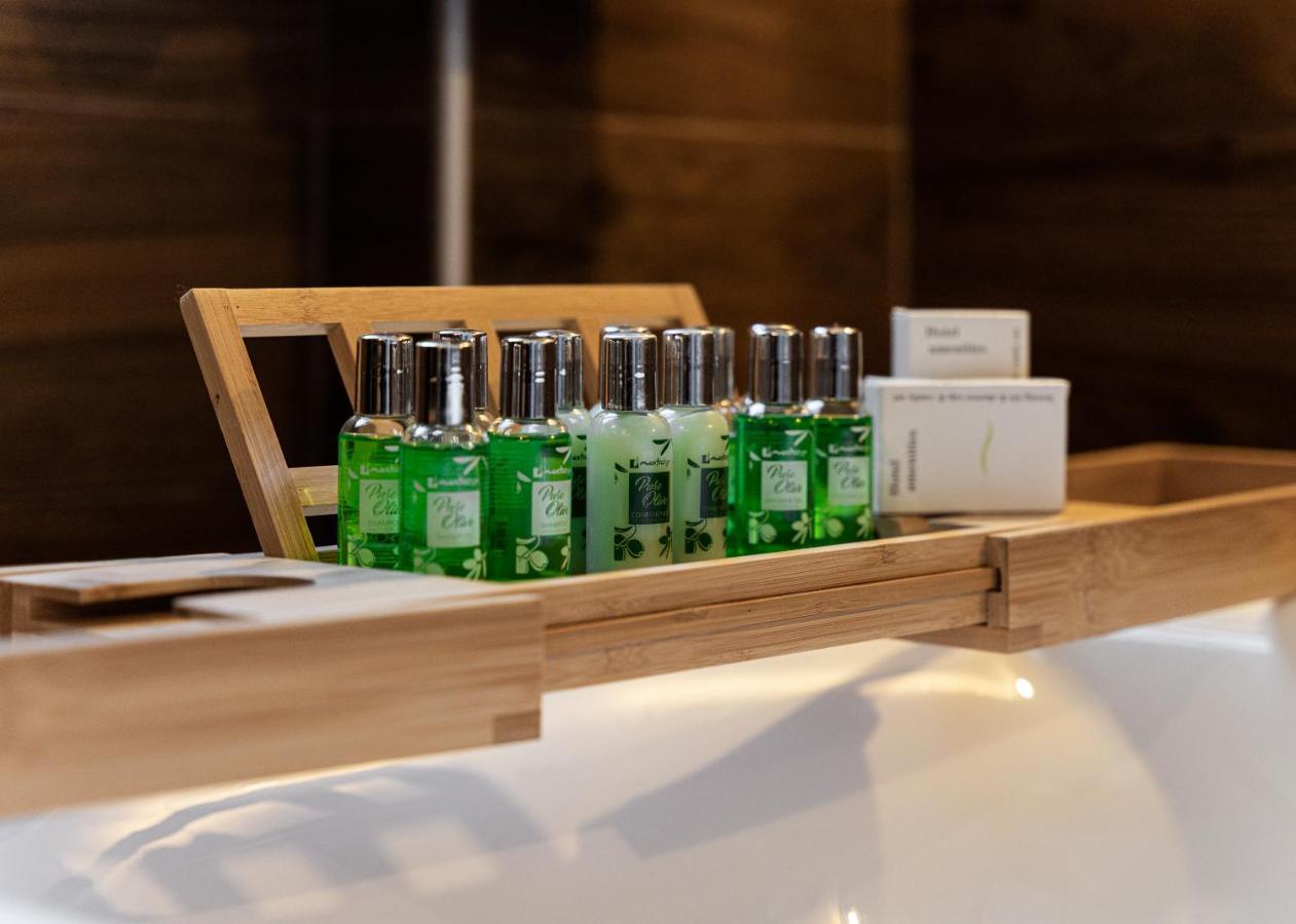 Gm Luxury Suites 卡拉维塔 外观 照片
